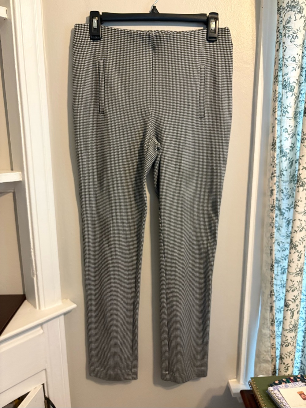 Women’s pull-on pants